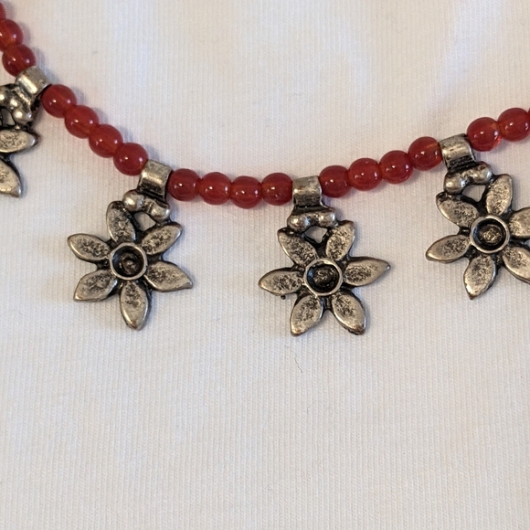 Necklace with Red beads and Flower Charms - Picture 4 of 8